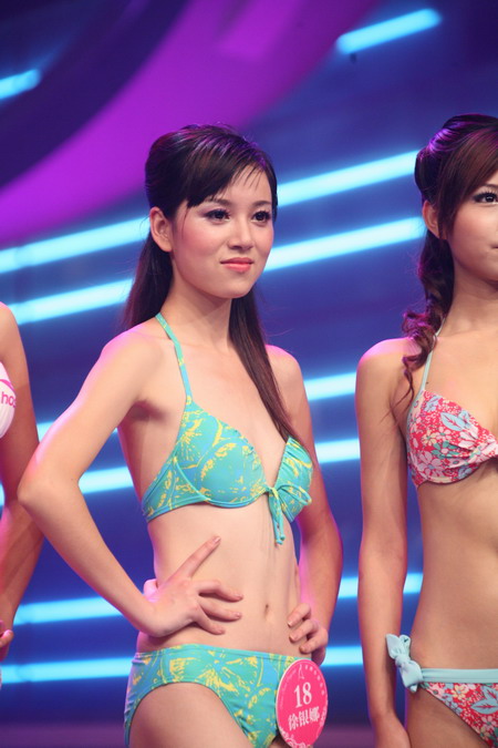 图文:<em>07年亚姐内地总决赛</em>--18号徐银娜蓝色诱