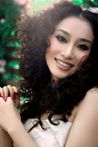 朱子岩享受工作状态 期待浪漫情人节(图)