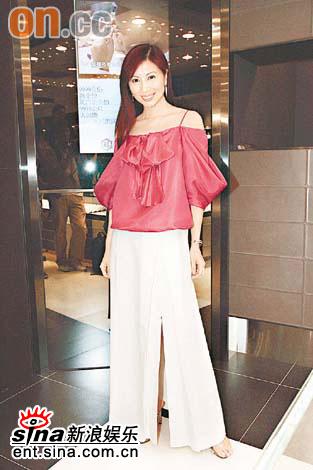 明星全接触 2007香港小姐专题 正文   新浪娱乐讯 前港姐杨宝玲