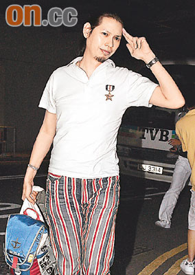 香港先生选举面试 艺人爱子狙击校草冠军(图)