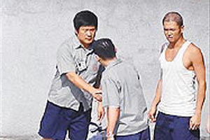 胡瓜不满囚衣照曝光要求看守所禁媒体拍照(图)