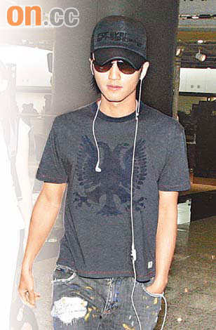 谢霆锋连夜返港突改口 柏芝发烧入院变谜团【图】