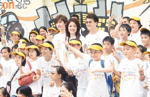 容祖儿慈善会宣称将拔智齿 传整容反嘲记者(图