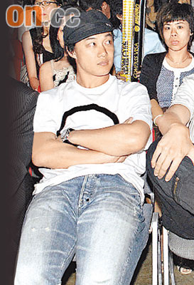 陈奕迅33岁生日收“大礼” 徐濠萦遗失婚戒【图】