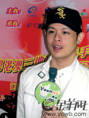 侧田自爆有两个爸爸十多个女友(附图)