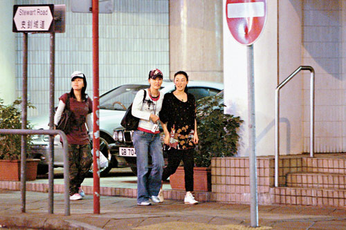 张柏芝肚痛赴医院待产 产后引退专心带小孩【图】