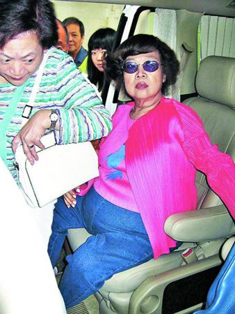 肥姐出院足不出户郑少秋等通传随时上门(图)