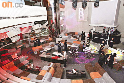 刘嘉玲豪掷二千万 酒吧开分店梁朝伟未到场【图】