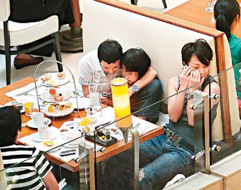 单亲妈妈林忆莲带女儿逛街 为养家复出开唱【图】