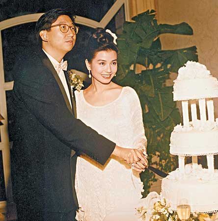 47岁女星钟楚红丧夫结婚16载恩爱如昔(附图)