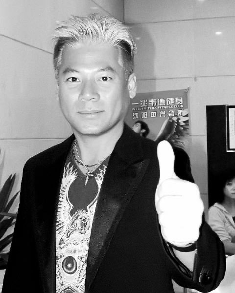 巫启贤主副业顺序颠倒:我当评委比做音乐出色