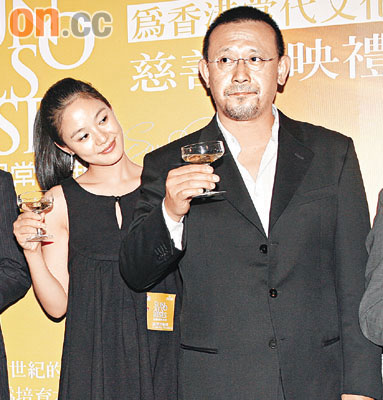 房祖名获爱的替身捧场露股首映不见薛凯琪(图)