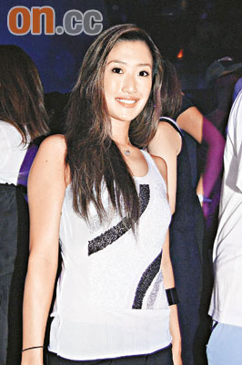 谢婷婷收起性感 陈奕迅偷望短发靓丽舒淇【图】