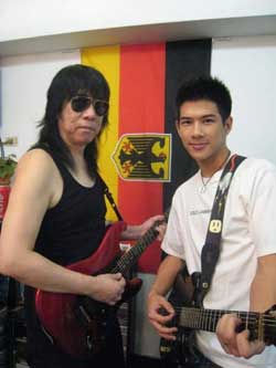 钱韦成回台湾拜师学吉他 邀请歌迷为新作填词