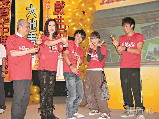 母亲年过半百迷上网周丽淇教母提防"脑"中毒