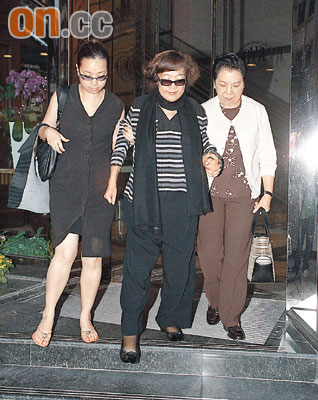沈殿霞胃口好连环吃大餐走路需由友人搀扶(图)