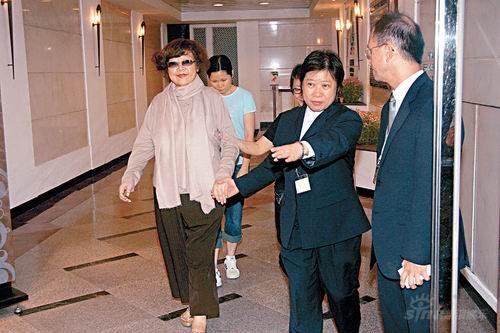 曾华倩赞肥姐厨艺高超 陈庭威揭干妈鱼翅做早