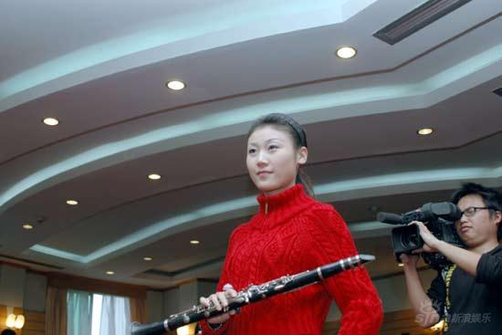 黄日华罗家英到访芜湖 明星足球队即将开赛【图】