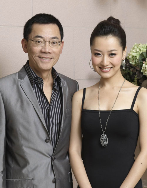 英皇玉女白冰穿戴千万珠宝香港做代言(图)