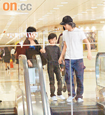 ���ǳ�����ͭ����Ϊ��Ů�����º�������(��ͼ)