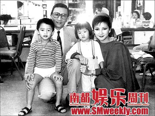 当年的一家四口,妈妈狄波拉尤其漂亮。