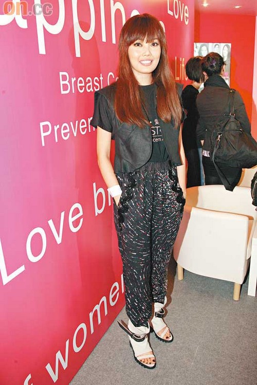 容祖儿自嘲胸小 承认买楼成亿万富婆(图)