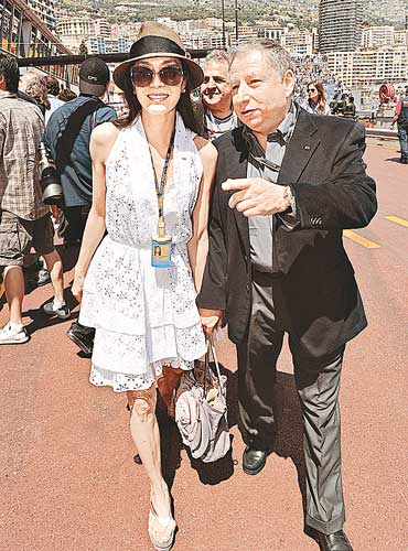 杨紫琼赶赴摩纳哥会未婚夫让-托特