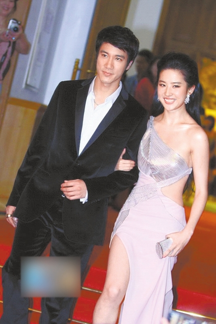 乔装"追求"刘亦菲 王力宏自嘲只爱她
