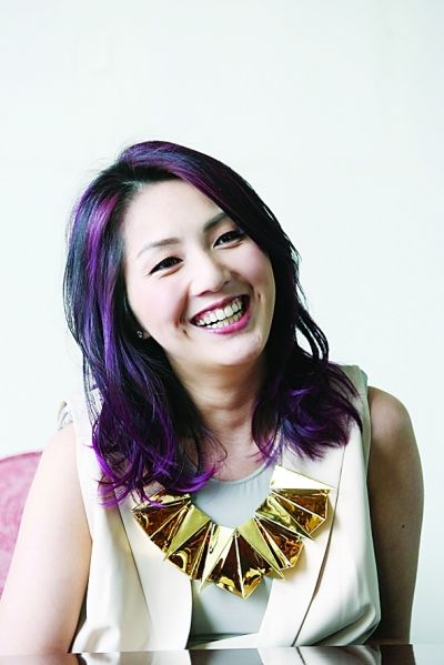 "大笑姑婆"杨千嬅本色不改