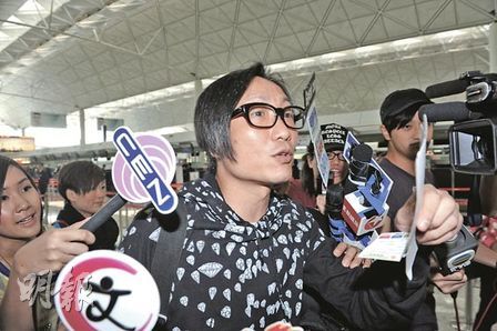 郑中基昨天(4月9日)在机场没有接受传媒祝贺,还没有承认或否认女友余思敏怀孕
