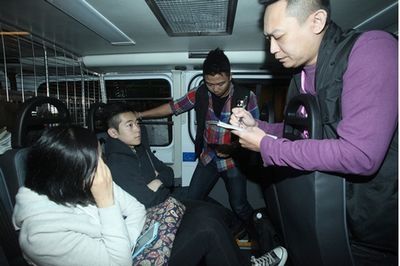 图2:警方调查遇害空姐亲友。来源:香港《大公报》
