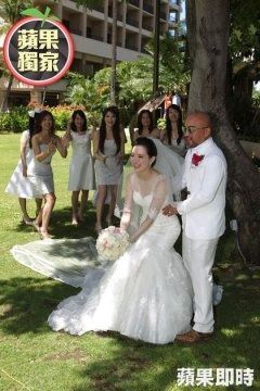 26 新浪娱乐 摘要:39岁台"国标女王"刘真与歌手夏威夷完婚 刘真,辛龙