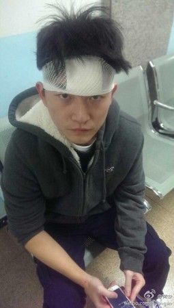 黄安儿子驾车遇车祸 黄安喊话对方司机