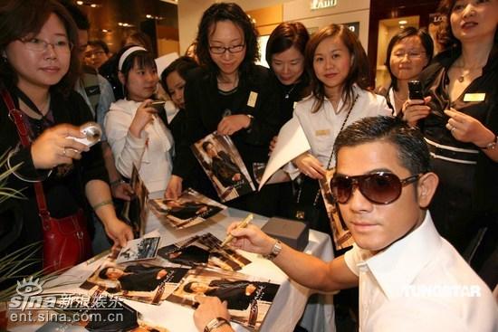 郭富城代言名表赴巴黎之旅 雨中浪漫起舞【图】