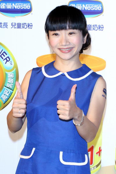 陶子带女儿豆豆拍奶粉广告 自曝奶水太少【图】