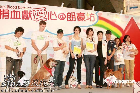 ��ͼ����ӽ����Է俰��������к�����Ѫ�װ���