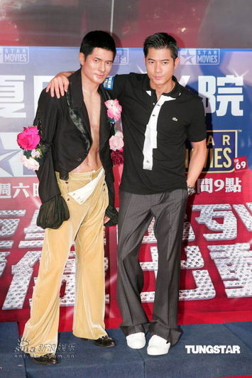 郭富城赴台为亲揭自身蜡像 展示性感胸肌【图】