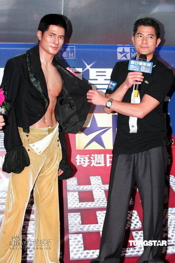 郭富城赴台为亲揭自身蜡像 展示性感胸肌【图】