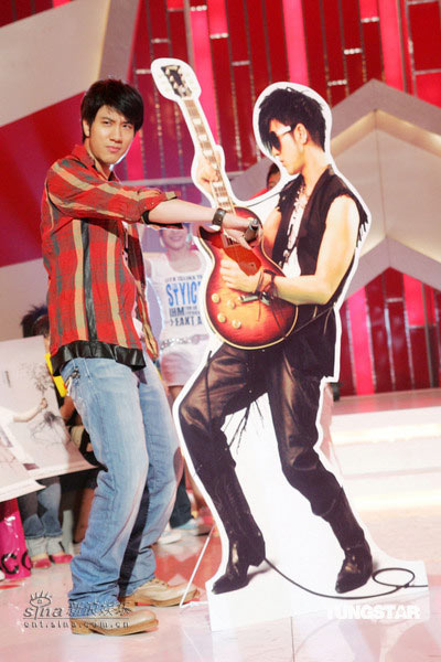 王力宏帅气无法挡 徐乃麟为女儿变追星族【图】