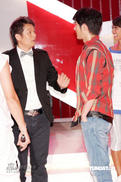 王力宏帅气无法挡 徐乃麟为女儿变追星族【图】