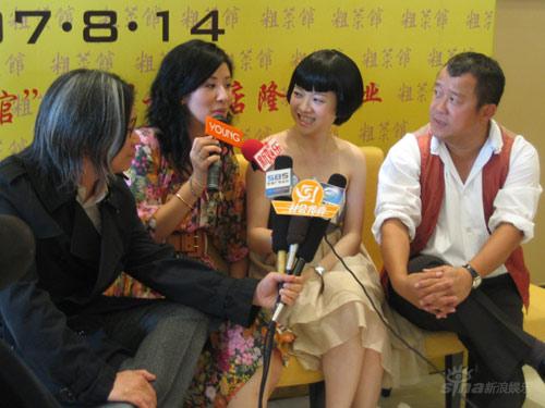 组图：曾宝仪父女齐上阵与陈可辛夫妇大谈美食