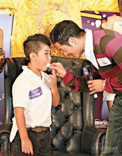 郭富城成功续约月饼店 46结婚为选定女友【图】