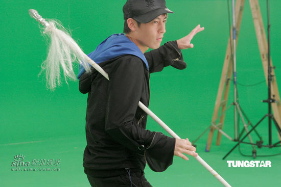 谢霆锋“摇滚”粤剧花旦 陈冠希耍花枪【图】
