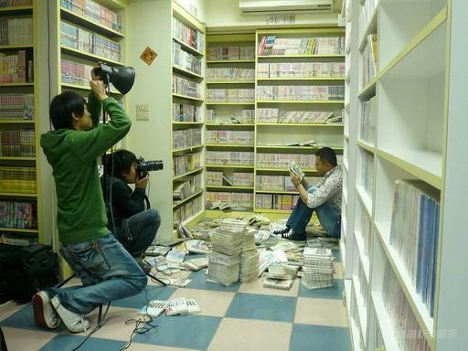 黄维德台湾拍杂志主打幽默元素自娱自乐(组图)