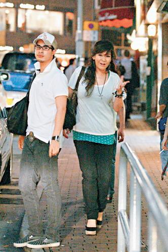 郑欣宜结交混血男友 开心拍拖紧张护爱郎【图】