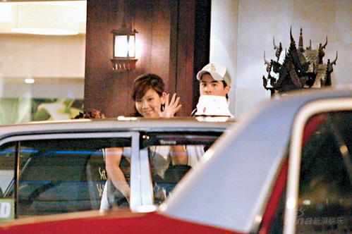 郑欣宜结交混血男友 开心拍拖紧张护爱郎【图】