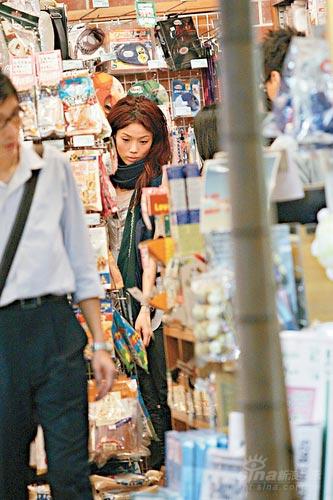 容祖儿为爱猫做佣人家中五宝贝备受宠爱(组图)
