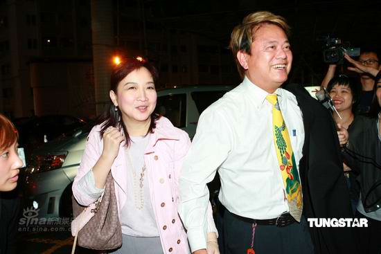 组图：李克勤荣升爸爸刘德华鼓励再接再厉
