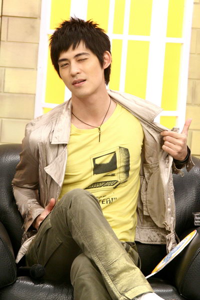 仔仔称无女生对自己告白 曾想与大s私奔【图】