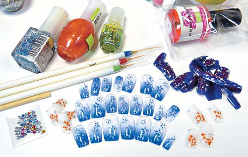 蔡依林酷爱玩水晶甲 常换新鲜样式减压【图】